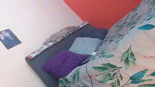 Snapshot of Babylolatop chatting on 02-07-25, 05:51 Babylolatop online show from 02-07-25, 05:51