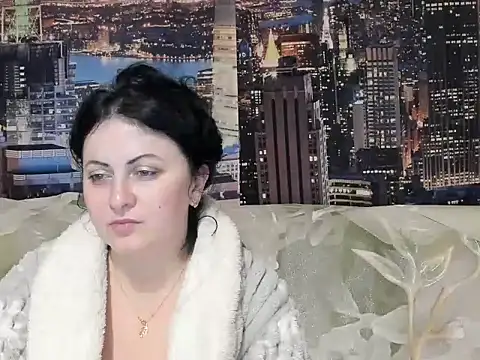 Snapshot of Lillian2 chatting on 01-18-25, 11:44 Lillian2 online show from 01-18-25, 11:44