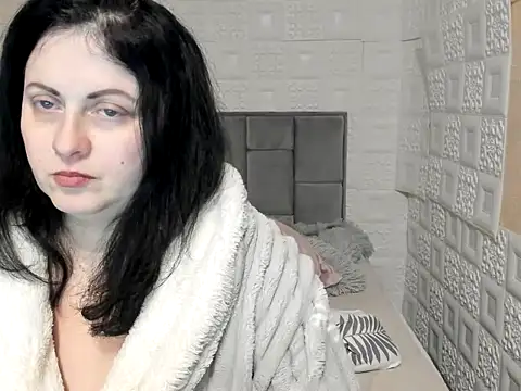 Snapshot of Lillian2 chatting on 02-16-25, 10:32 Lillian2 online show from 02-16-25, 10:32