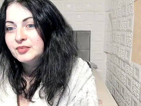 Snapshot of Lillian2 chatting on 02-19-25, 02:44 Lillian2 online show from 02-19-25, 02:44