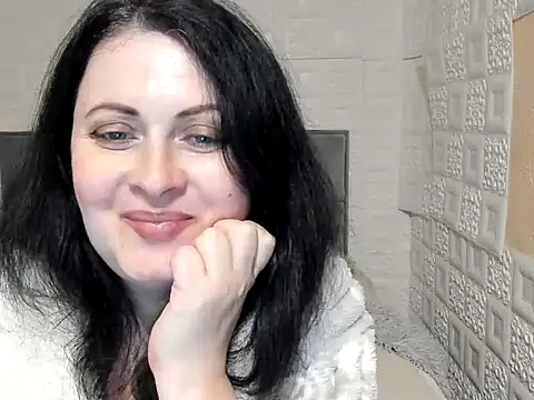 Snapshot of Lillian2 chatting on 02-24-25, 01:35 Lillian2 online show from 02-24-25, 01:35