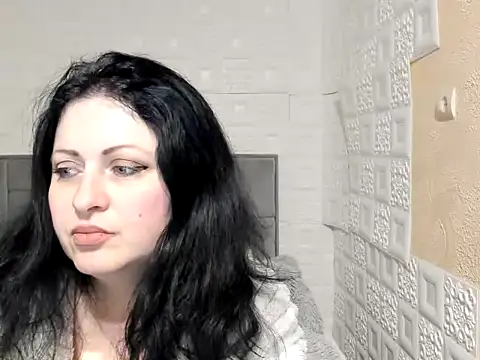 Snapshot of Lillian2 chatting on 03-02-25, 09:32 Lillian2 online show from 03-02-25, 09:32