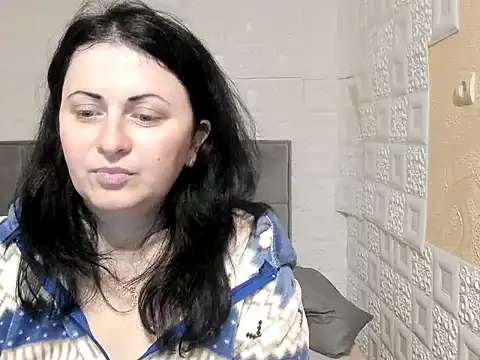 Snapshot of Lillian2 chatting on 03-11-25, 01:05 Lillian2 online show from 03-11-25, 01:05