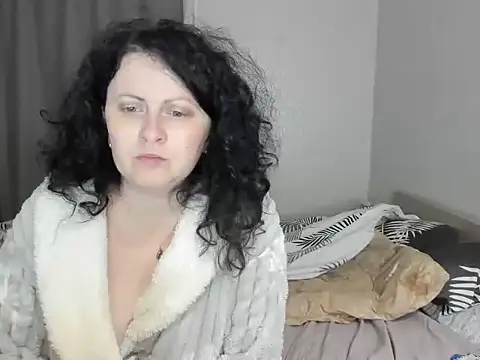 Snapshot of Lillian2 chatting on 09-28-25, 02:50 Lillian2 online show from 09-28-25, 02:50