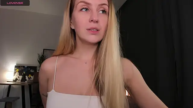 Alice Dias online show from 02-28-25, 01:58