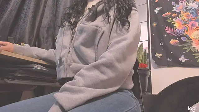 MYFAVOURITESTRAGER online show from 09-10-25, 03:34