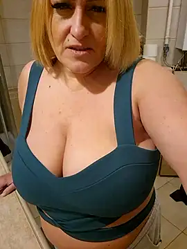 Isabellaa04 online show from 02-09-25, 06:37