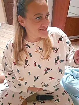 Isabellaa04 online show from 12-17-25, 10:38