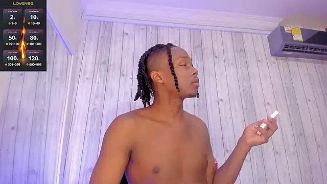 Snapshot of DominicSccott chatting on 02-07-25, 12:28 DominicSccott online show from 02-07-25, 12:28