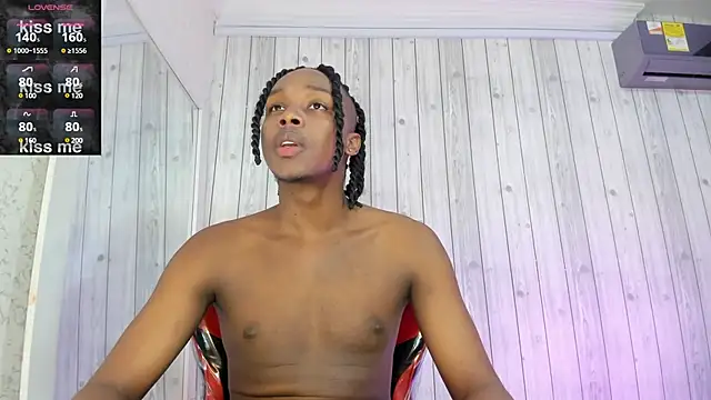 Snapshot of DominicSccott chatting on 02-09-25, 12:30 DominicSccott online show from 02-09-25, 12:30