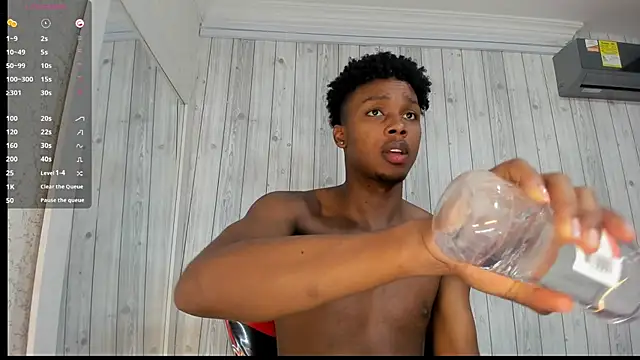 Snapshot of DominicSccott chatting on 03-09-25, 01:15 DominicSccott online show from 03-09-25, 01:15