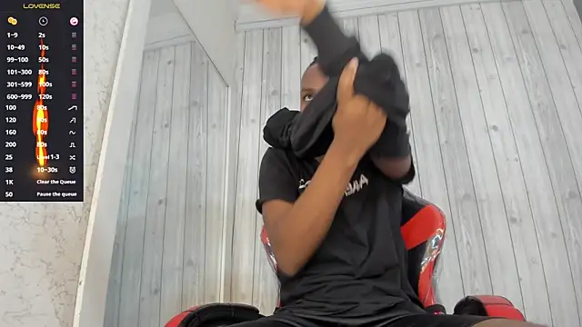 Snapshot of DominicSccott chatting on 03-12-25, 12:57 DominicSccott online show from 03-12-25, 12:57