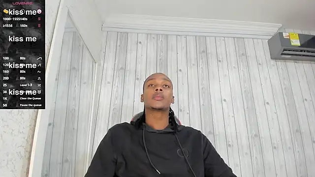 Snapshot of DominicSccott chatting on 03-13-25, 12:02 DominicSccott online show from 03-13-25, 12:02