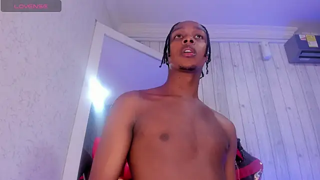 Snapshot of DominicSccott chatting on 09-16-25, 11:55 DominicSccott online show from 09-16-25, 11:55