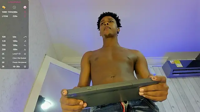 Snapshot of DominicSccott chatting on 09-30-25, 12:43 DominicSccott online show from 09-30-25, 12:43