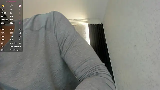 Snapshot of DominicSccott chatting on 10-08-25, 12:36 DominicSccott online show from 10-08-25, 12:36