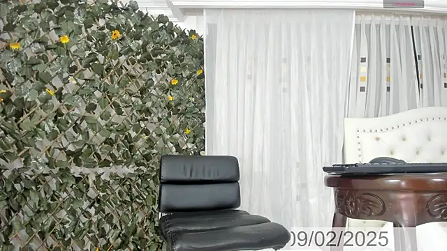 Snapshot of BunnyHotsx chatting on 02-11-25, 09:35 BunnyHotsx online show from 02-11-25, 09:35