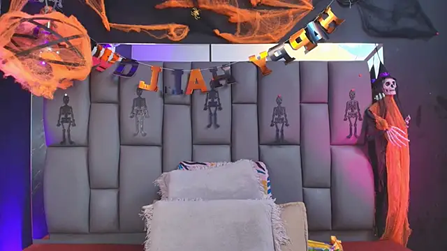  MiaBrown  online show from 10-29-25, 12:07