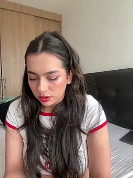 Nicollemays online show from 03-06-26, 05:09