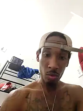 Snapshot of Z3US_UP_1 chatting on 10-29-25, 09:33 Z3US UP 1 online show from 10-29-25, 09:33