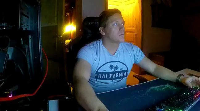 supergirly199 online show from 02-12-25, 10:15