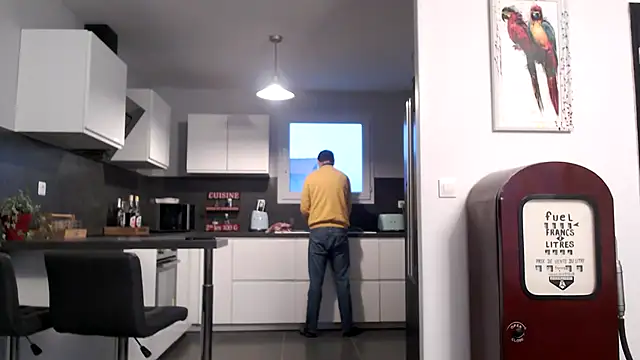 freddy0222222 online show from 09-24-25, 05:55