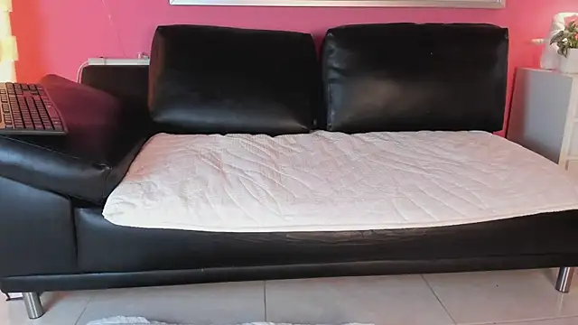 Tiffanysurez  online show from 03-11-25, 02:07