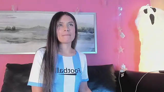 Tiffanysurez  online show from 10-03-25, 08:28