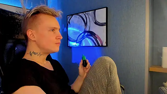 Snapshot of AlexxSweet chatting on 02-23-25, 06:56 AlexxSweet online show from 02-23-25, 06:56