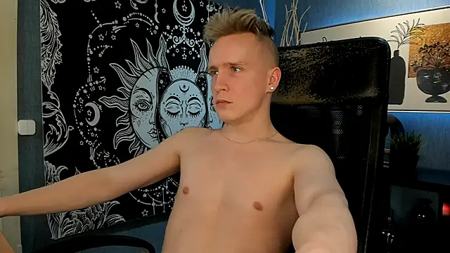 Snapshot of AlexxSweet chatting on 03-01-25, 04:00 AlexxSweet online show from 03-01-25, 04:00