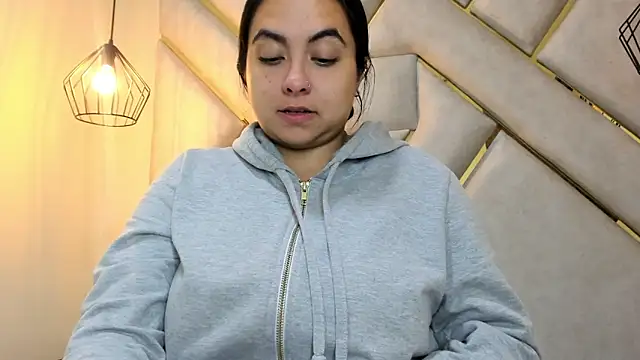 nalalye cruzz  online show from 02-14-25, 08:42