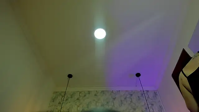 nalalye cruzz  online show from 10-21-25, 03:29