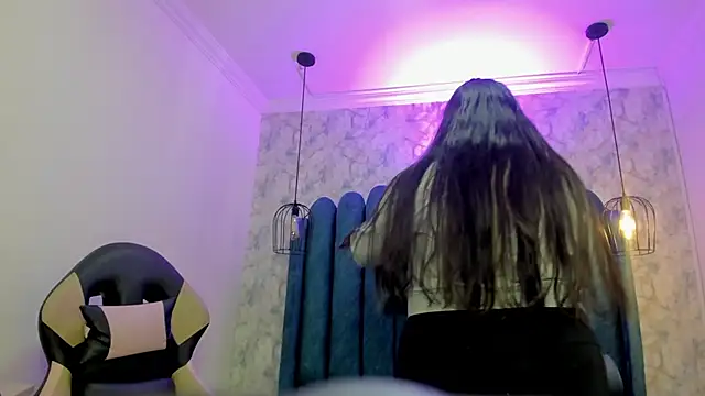 nalalye cruzz  online show from 12-14-25, 03:12