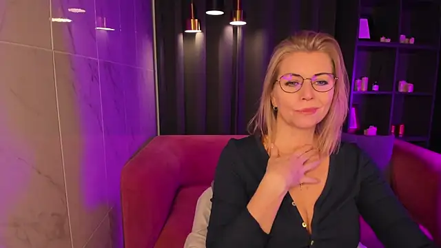 Annie Light online show from 03-20-25, 09:04