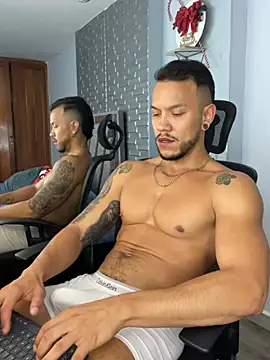 ARON TAYLER01 online show from 12-19-24, 04:24