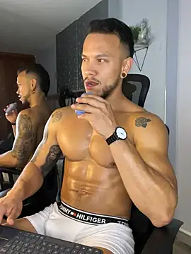 ARON TAYLER01 online show from 01-16-25, 12:42