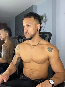 ARON TAYLER01 online show from 01-31-25, 12:40