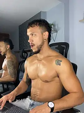 ARON TAYLER01 online show from 02-07-25, 12:39