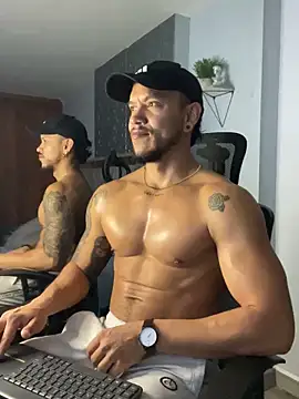 ARON TAYLER01 online show from 02-10-25, 12:39