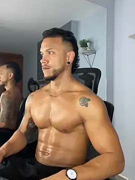 ARON TAYLER01 online show from 03-04-25, 12:33