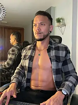 ARON TAYLER01 online show from 03-07-25, 04:22