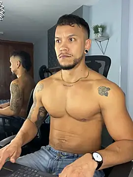 ARON TAYLER01 online show from 03-18-25, 12:36