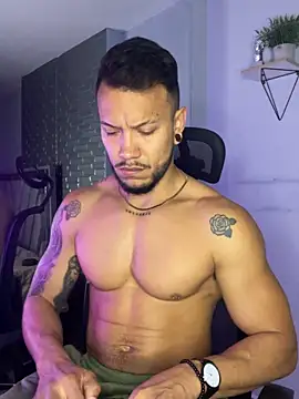 ARON TAYLER01 online show from 10-02-25, 10:22