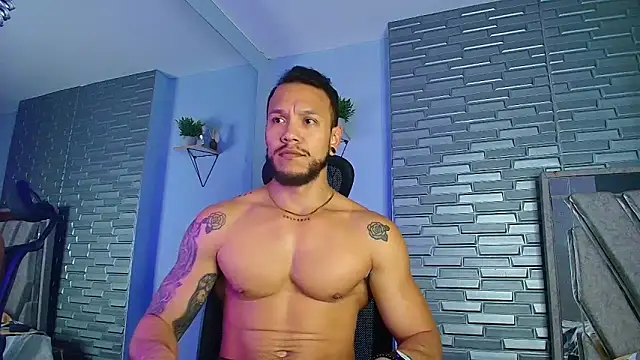 ARON TAYLER01 online show from 02-06-26, 10:29