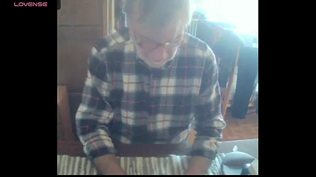 Snapshot of terrybare chatting on 03-17-25, 02:12 terrybare online show from 03-17-25, 02:12