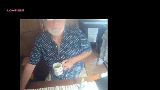 Snapshot of terrybare chatting on 10-03-25, 02:36 terrybare online show from 10-03-25, 02:36