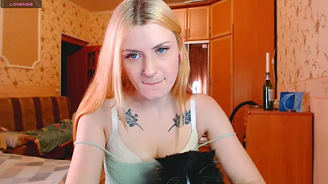 MarySweetness online show from 02-12-25, 04:44