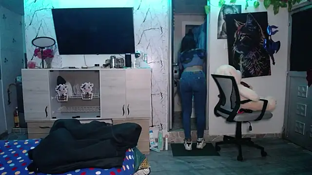 Samara Beltran online show from 10-21-25, 03:51
