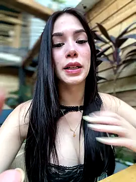 Snapshot of Im_Valentina chatting on 09-15-25, 10:10 Im Valentina online show from 09-15-25, 10:10