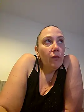 Wisie Cutie online show from 02-24-26, 06:50